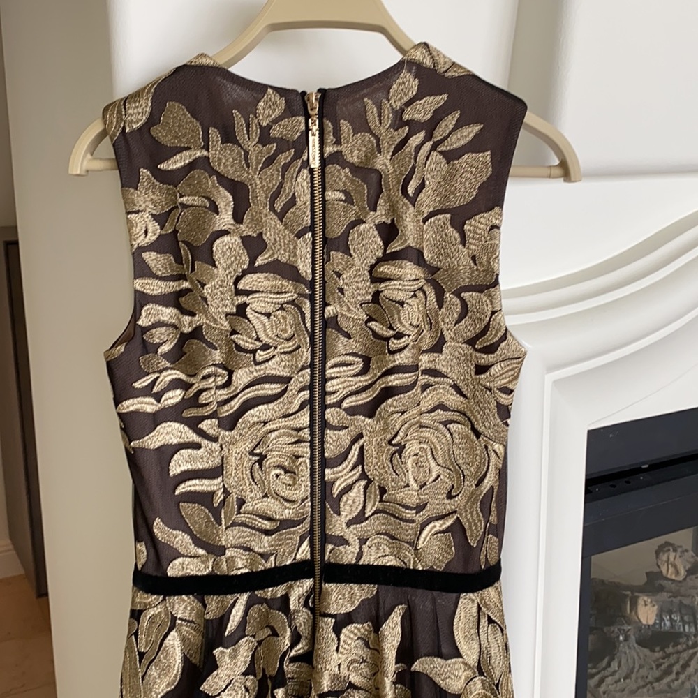 Dress - Picture 4 of 7